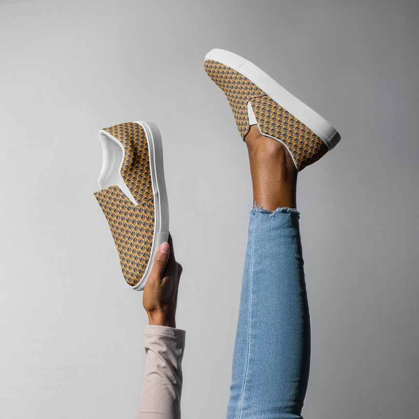 Women’s slip-on canvas shoes